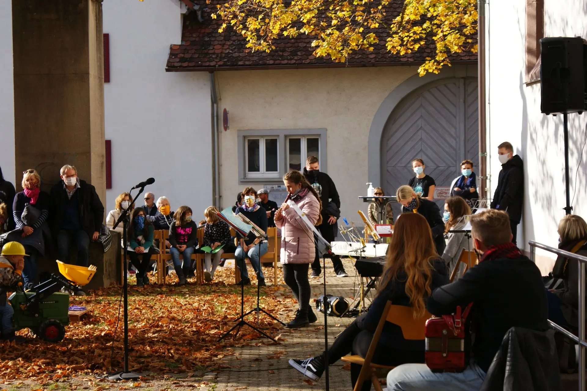 Musikalisches Stündchen auf dem Kirchhof